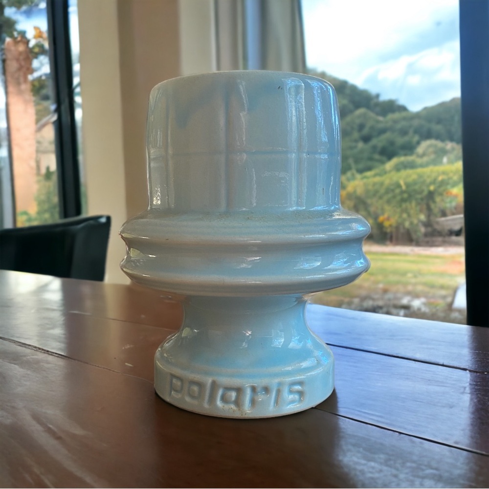 Vintage Polaris Insulator light blue 4.5” tall no chips or cracks